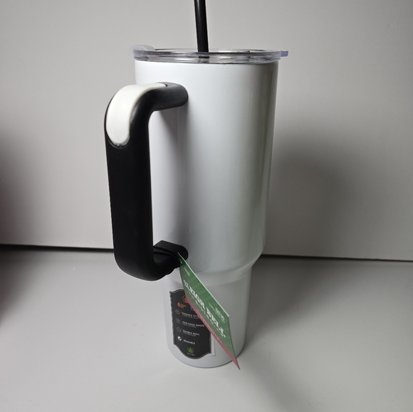 The grinch Maxx 40 oz stainless steel tumbler new - Picture 3 of 5